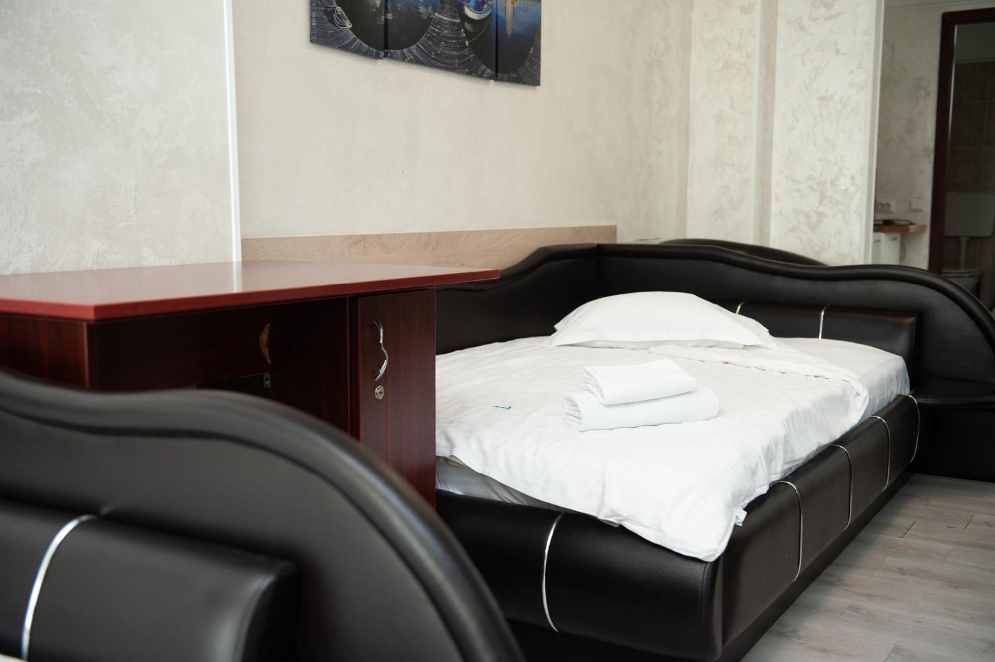 Sia Residence Otopeni Kamer foto
